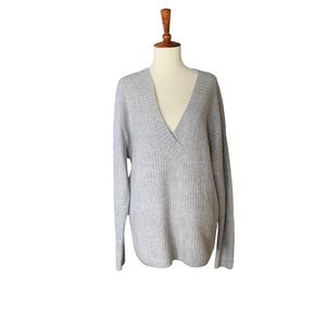 Chelsea28 V Neck Grey Knit Sweater Size‎ Large